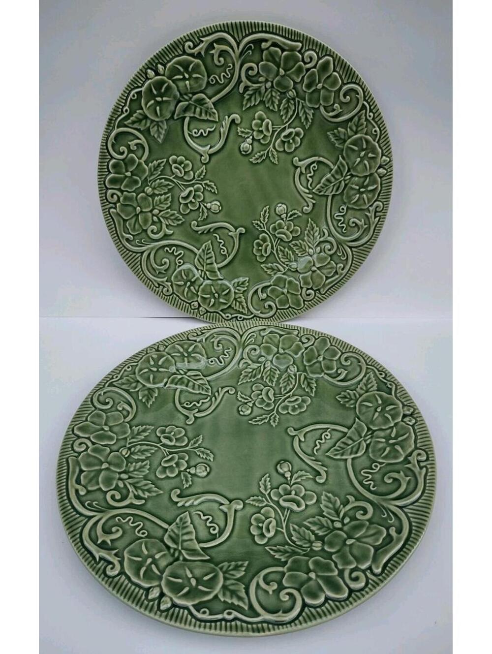 Set Of 2 1980s Bordallo Pinheiro Dinner Plates "Flowers Green" Relief Portugal